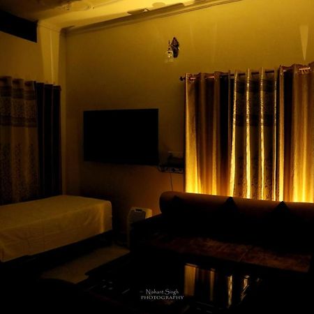 ורנאסי Tattva Luxurious Apartment מראה חיצוני תמונה